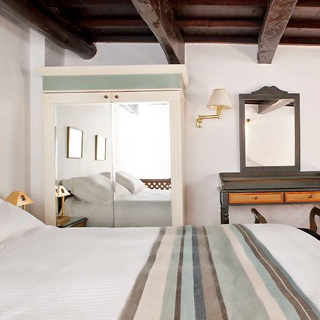 ホテル Palazzo Rimondi Boutique Agios Andonios  部屋 写真